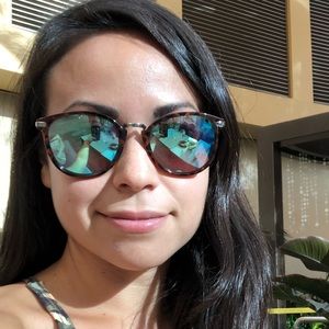 Meet your Posher, Briana